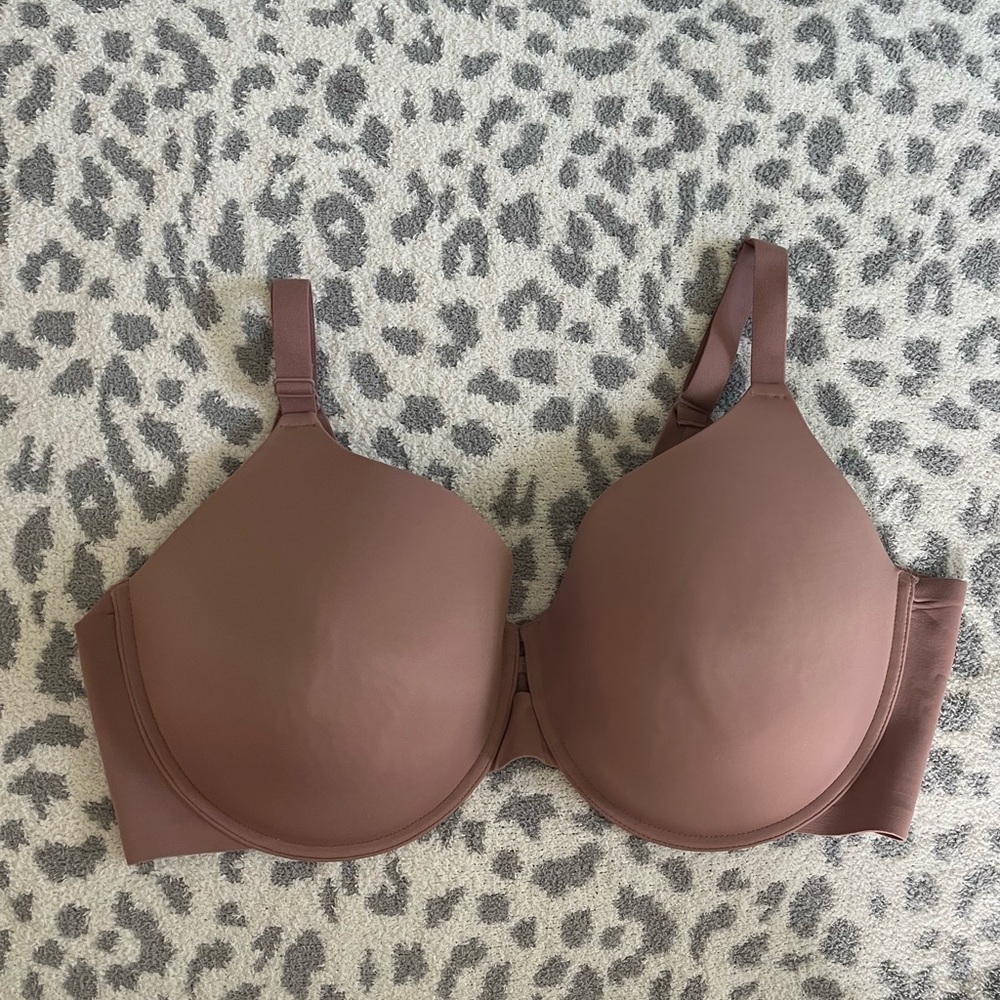 NWT 44DDD Mauve underwire back smoothing lightly padded bra.